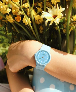 montre-casio-collection-kids-bleue_lq-24b-1bef-casio-porte-bleu