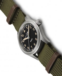 montre-hamilton-khaki-field-quartz-33mm_h69301930-hamilton-bracelet